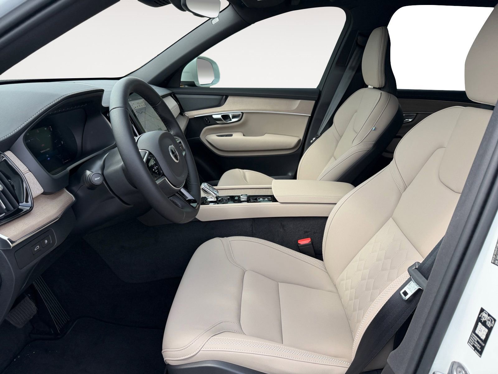 New 2026 Volvo XC90 T8 Plus image 9