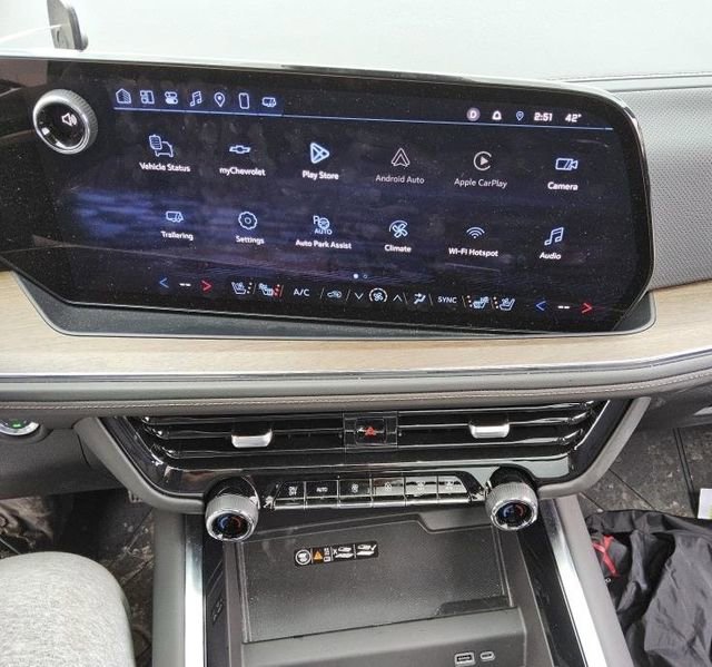 Used 2025 Chevrolet Tahoe High Country image 6