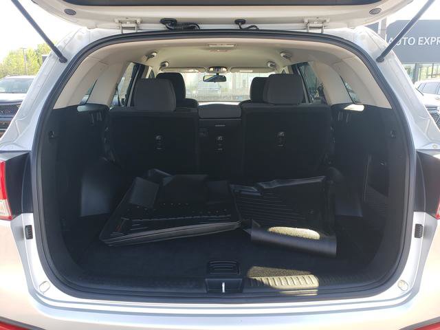 Used 2017 Kia Sorento AWD image 5