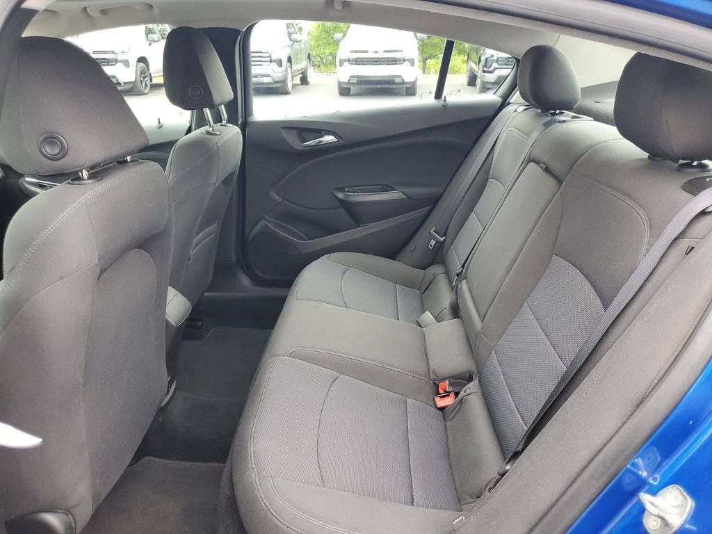 Used 2018 Chevrolet Cruze LT w/ Sun And Sound Package FWD image 31