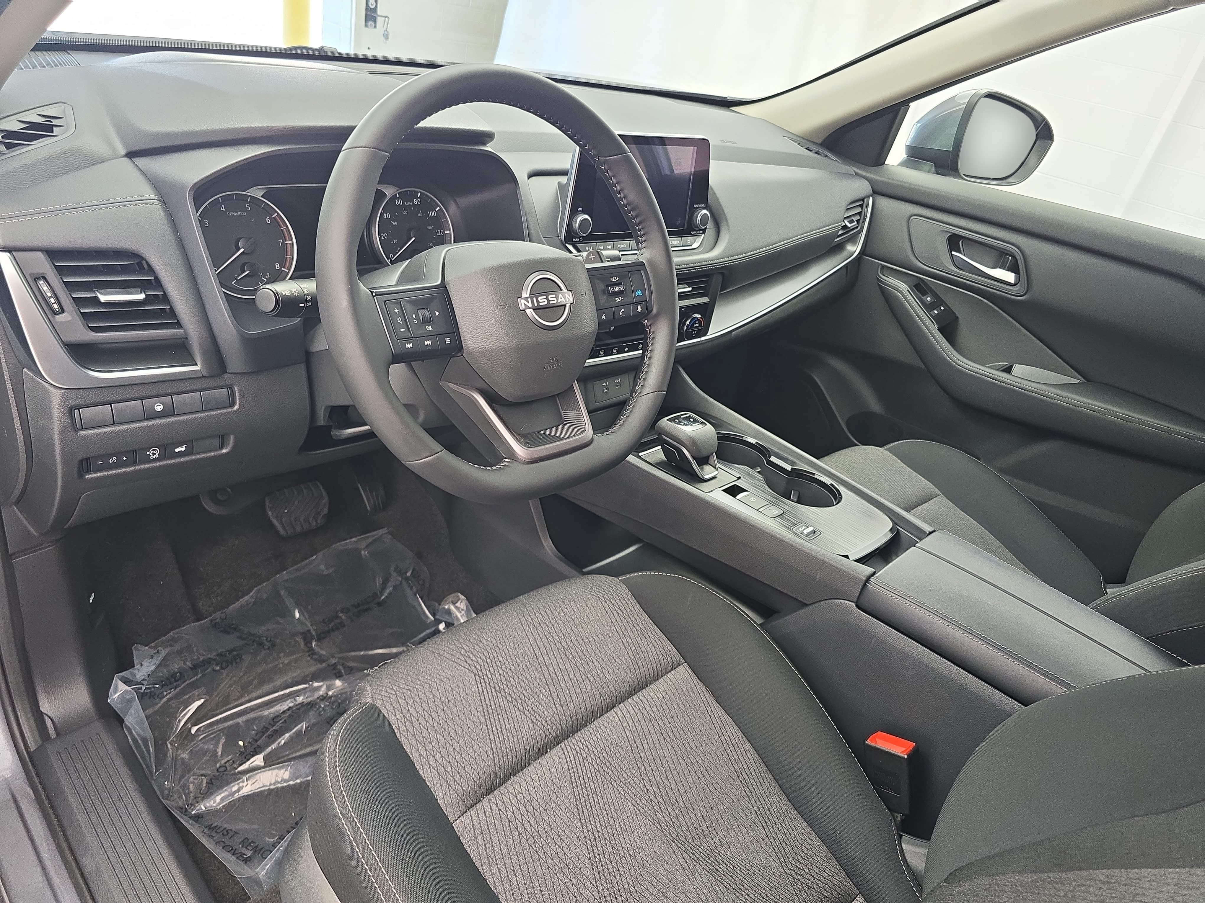 Certified 2026 Nissan Rogue SV FWD image 16