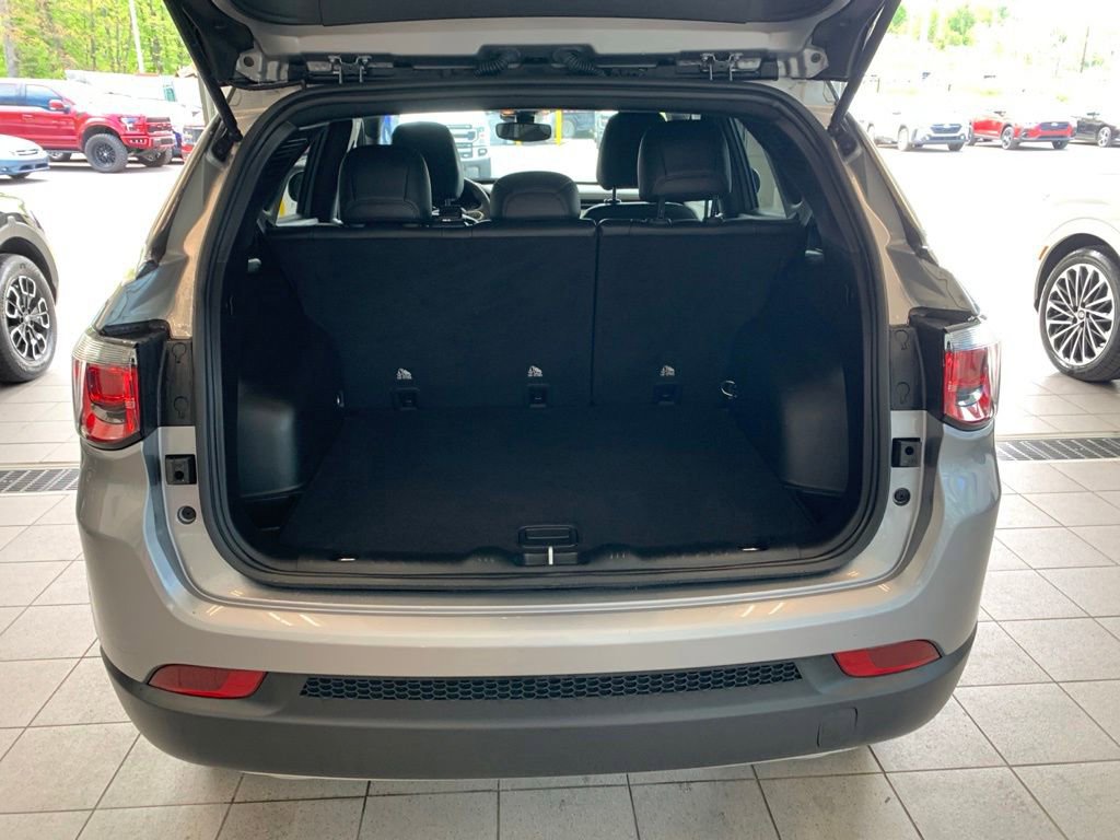 Used 2023 Jeep Compass Limited AWD/4WD image 14
