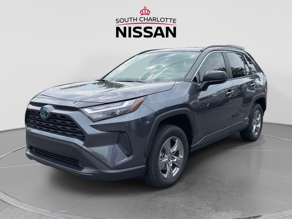 Used 2023 Toyota RAV4 LE AWD/4WD image 3