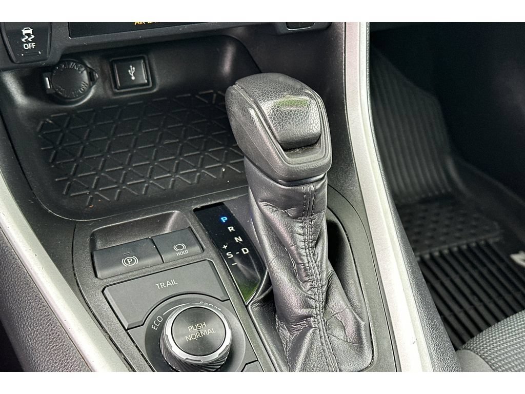 Certified 2020 Toyota RAV4 LE AWD/4WD image 24