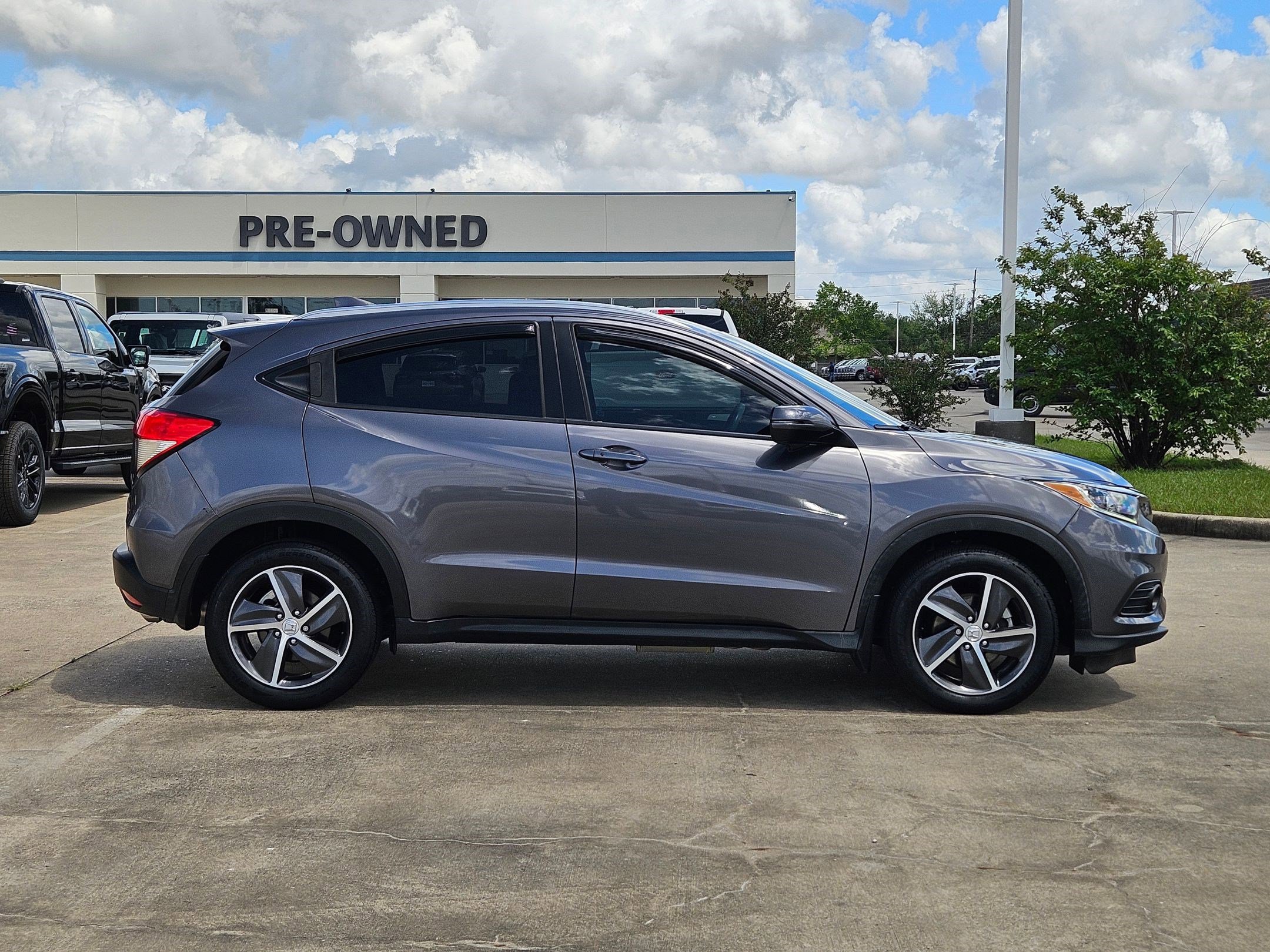 Used 2021 Honda HR-V EX image 2