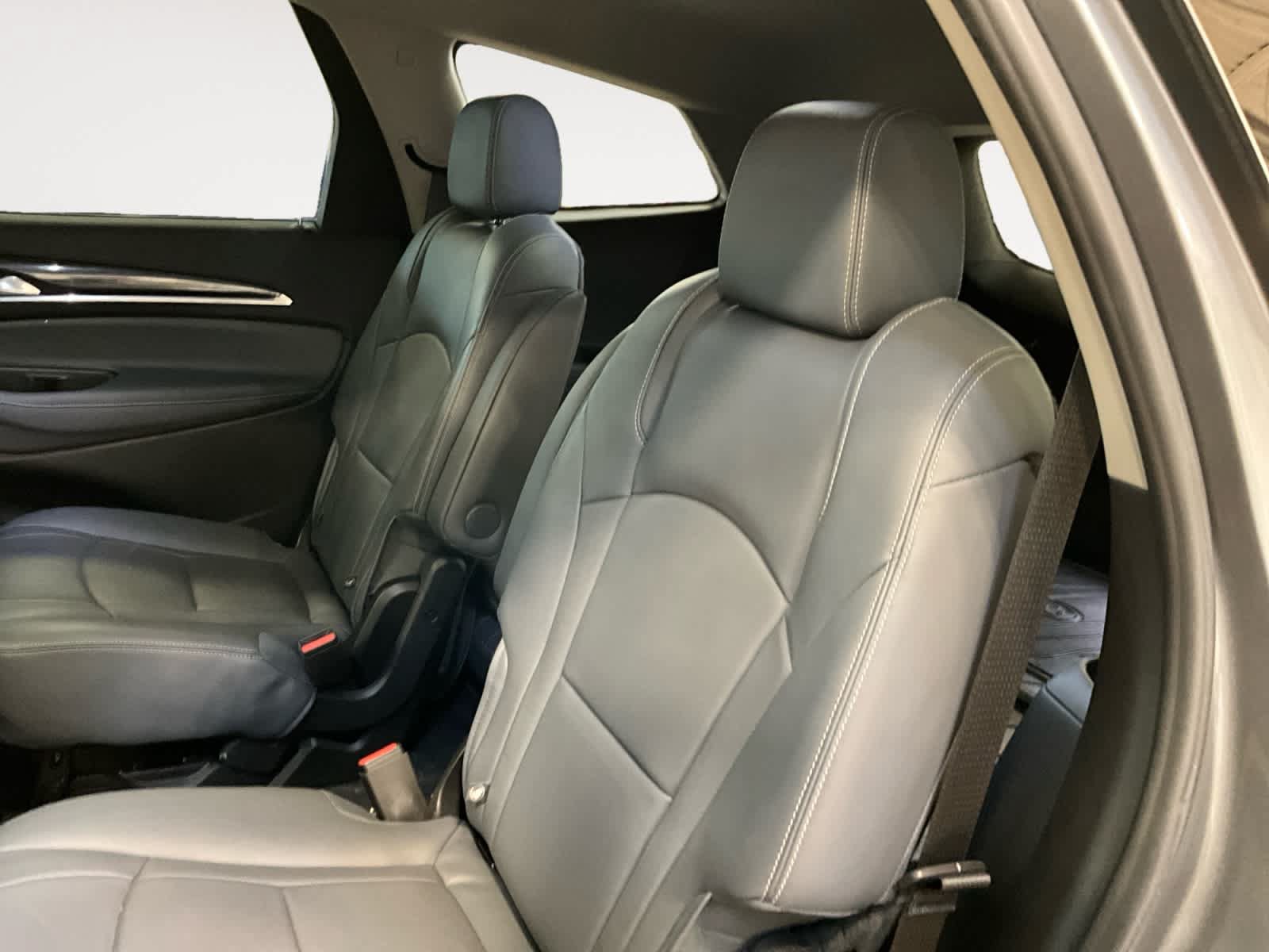 Used 2020 Buick Enclave Premium w/ LPO, Luxury Package FWD image 17