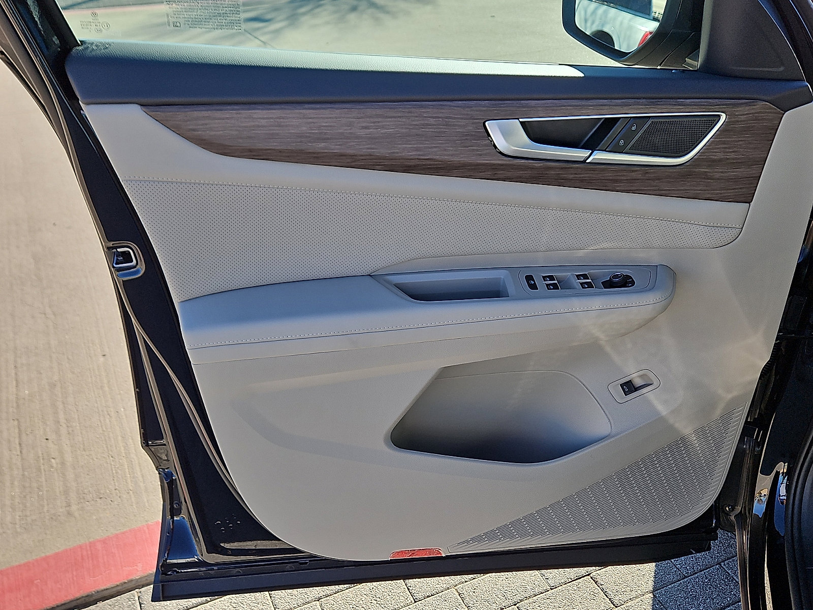 New 2026 Volkswagen Atlas SEL image 15