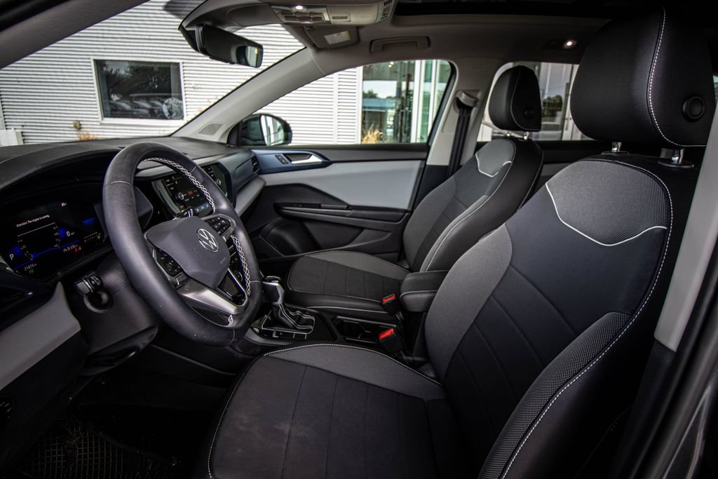 Certified 2023 Volkswagen Taos SE w/ Panoramic Sunroof Package FWD image 23