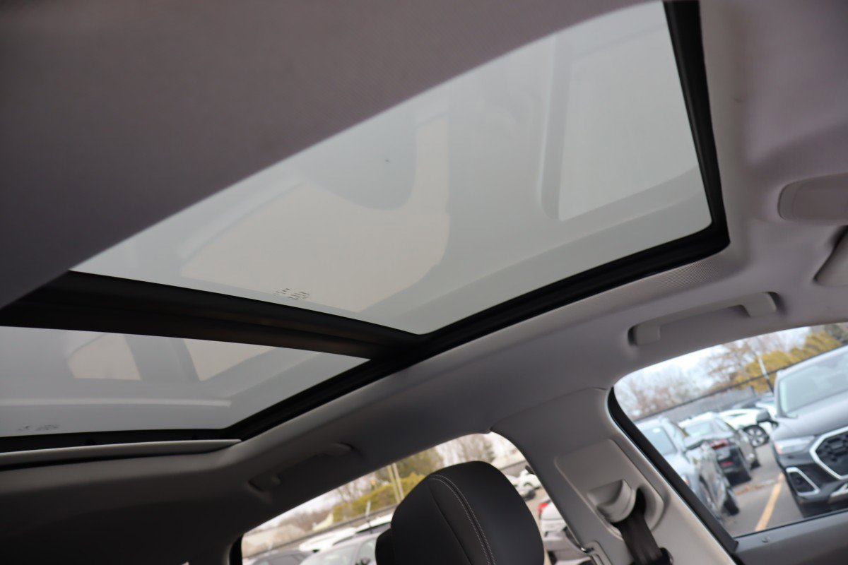 Used 2021 Audi e-tron Premium w/ Convenience Plus Package image 15