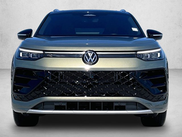 Used 2026 Volkswagen Tiguan SEL R-Line AWD/4WD image 3