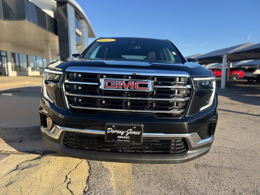 Used 2025 GMC Acadia Elevation image 2