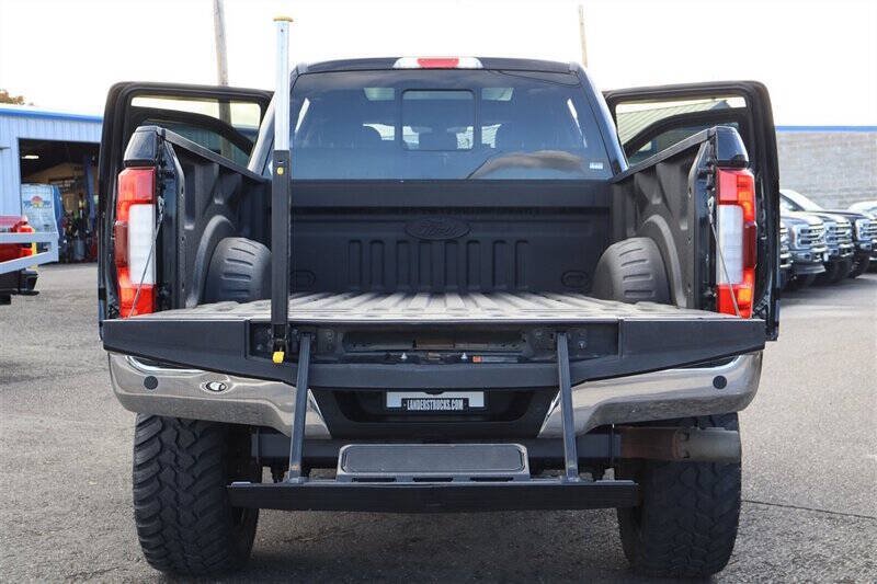 Used 2017 Ford F350 Lariat w/ Lariat Ultimate Package AWD/4WD image 31