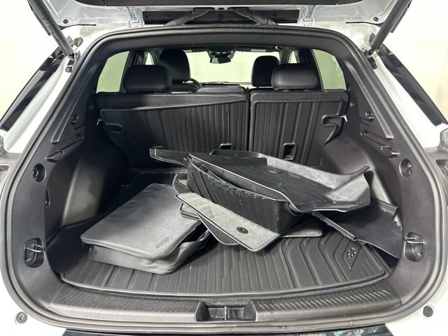 Used 2025 Chevrolet Equinox EV LT w/ Convenience Package image 26