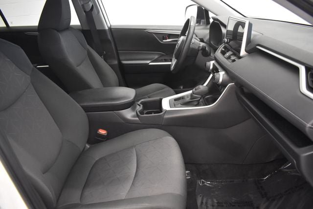 Used 2025 Toyota RAV4 XLE w/ Weather Package AWD/4WD image 19