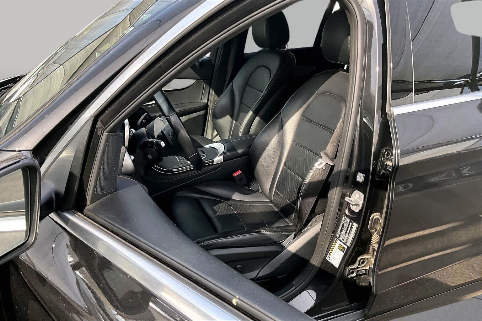 Used 2021 Mercedes-Benz GLC 300 image 8