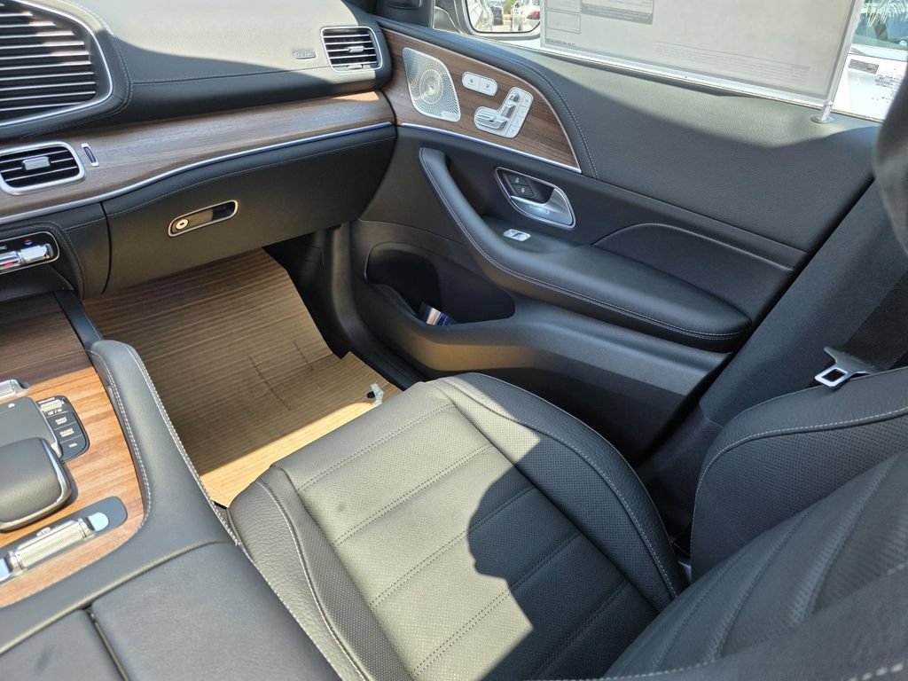 New 2026 Mercedes-Benz GLS 580 4MATIC image 31