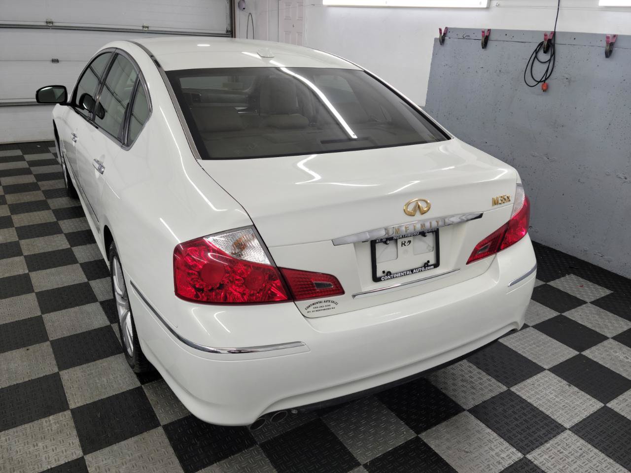 Used 2010 INFINITI M35 x w/ Technology Pkg AWD/4WD image 3