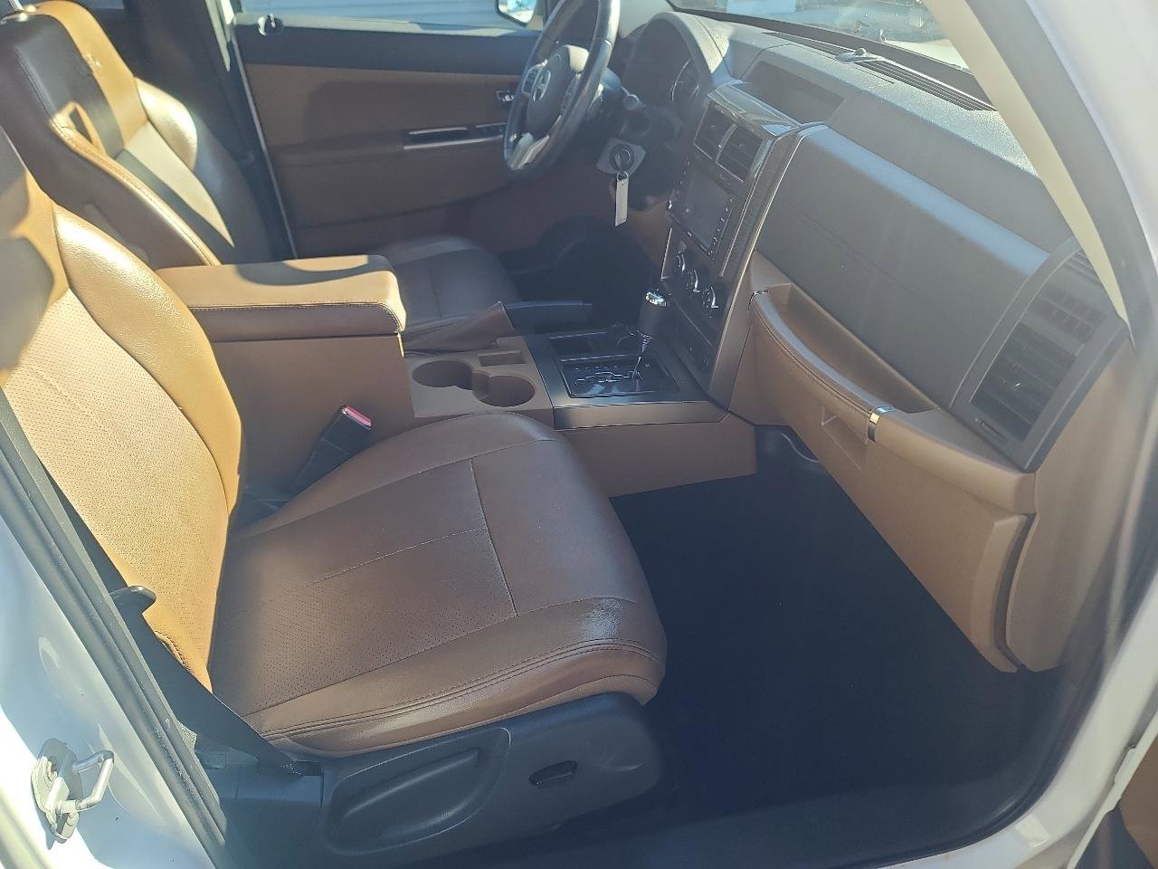 Used 2012 Jeep Liberty Limited w/ Comfort/Convenience Group image 14