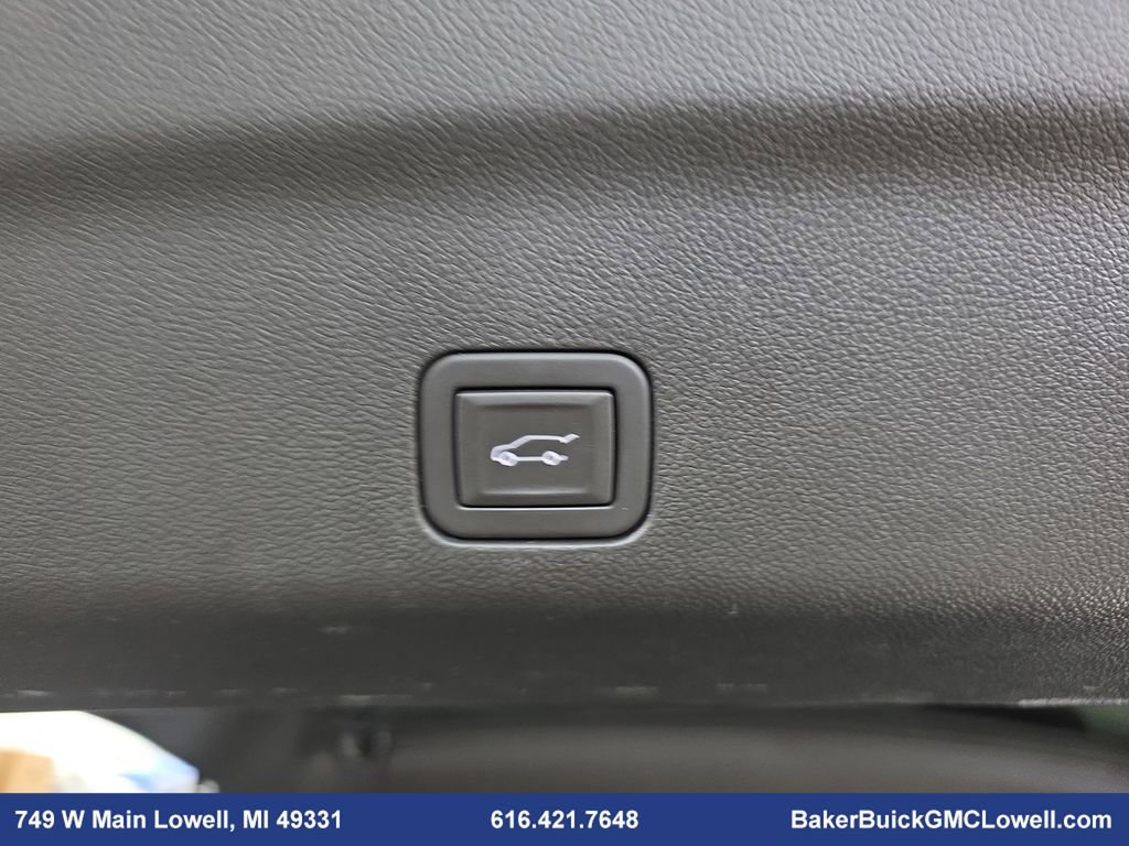 Used 2024 Chevrolet Suburban RST w/ Luxury Package image 13