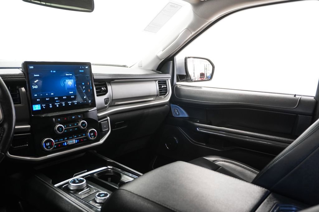 Used 2024 Ford Expedition XLT image 14