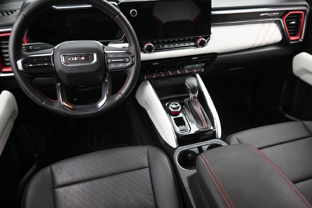 Used 2024 GMC Canyon AT4X AWD/4WD image 15