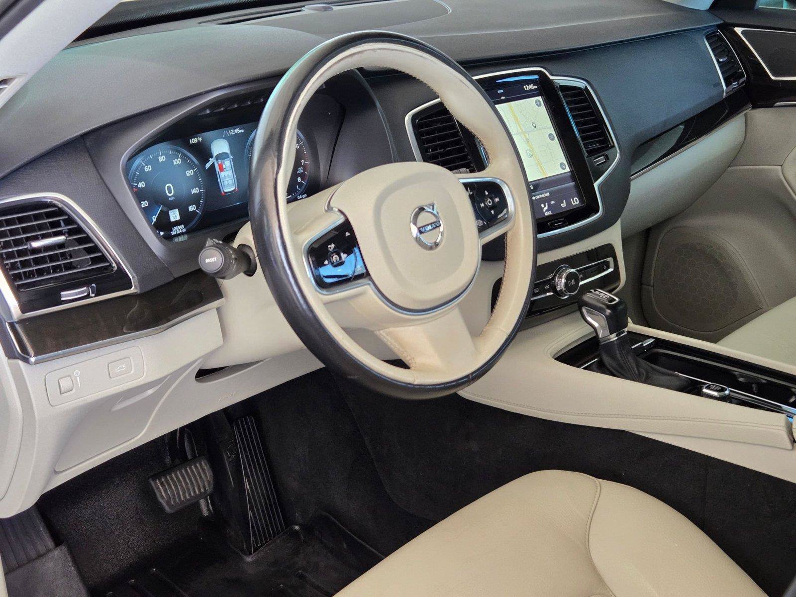 Used 2018 Volvo XC90 T6 Momentum w/ Convenience Package AWD/4WD image 10