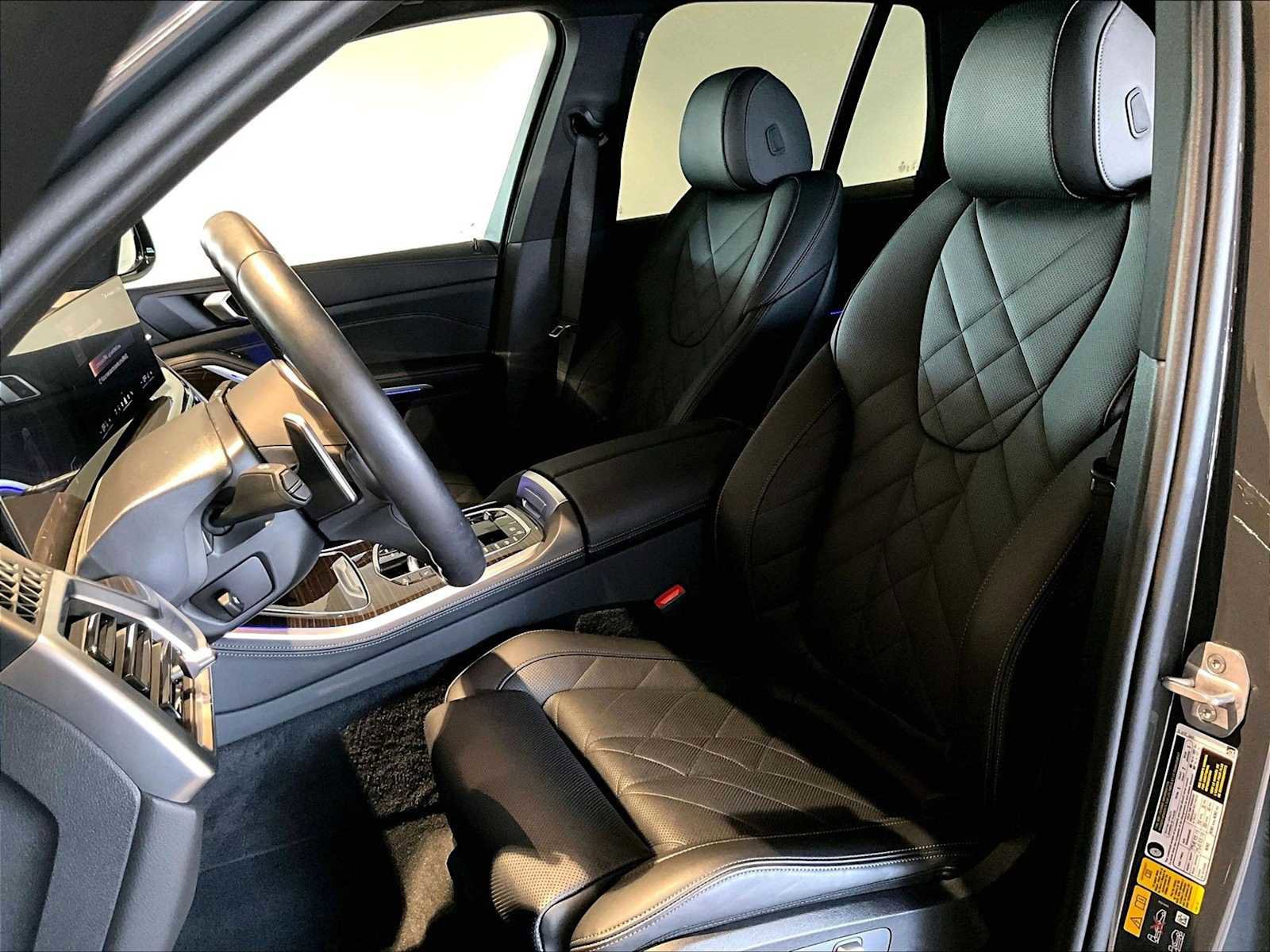 Used 2024 BMW X5 xDrive50e w/ M Sport Package image 8