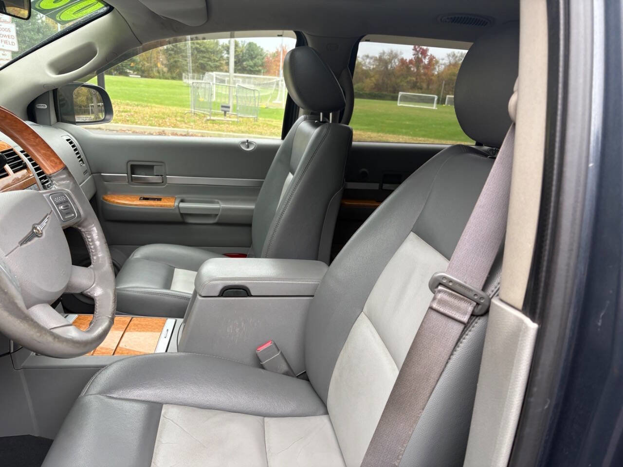 Used 2008 Chrysler Aspen Limited image 23