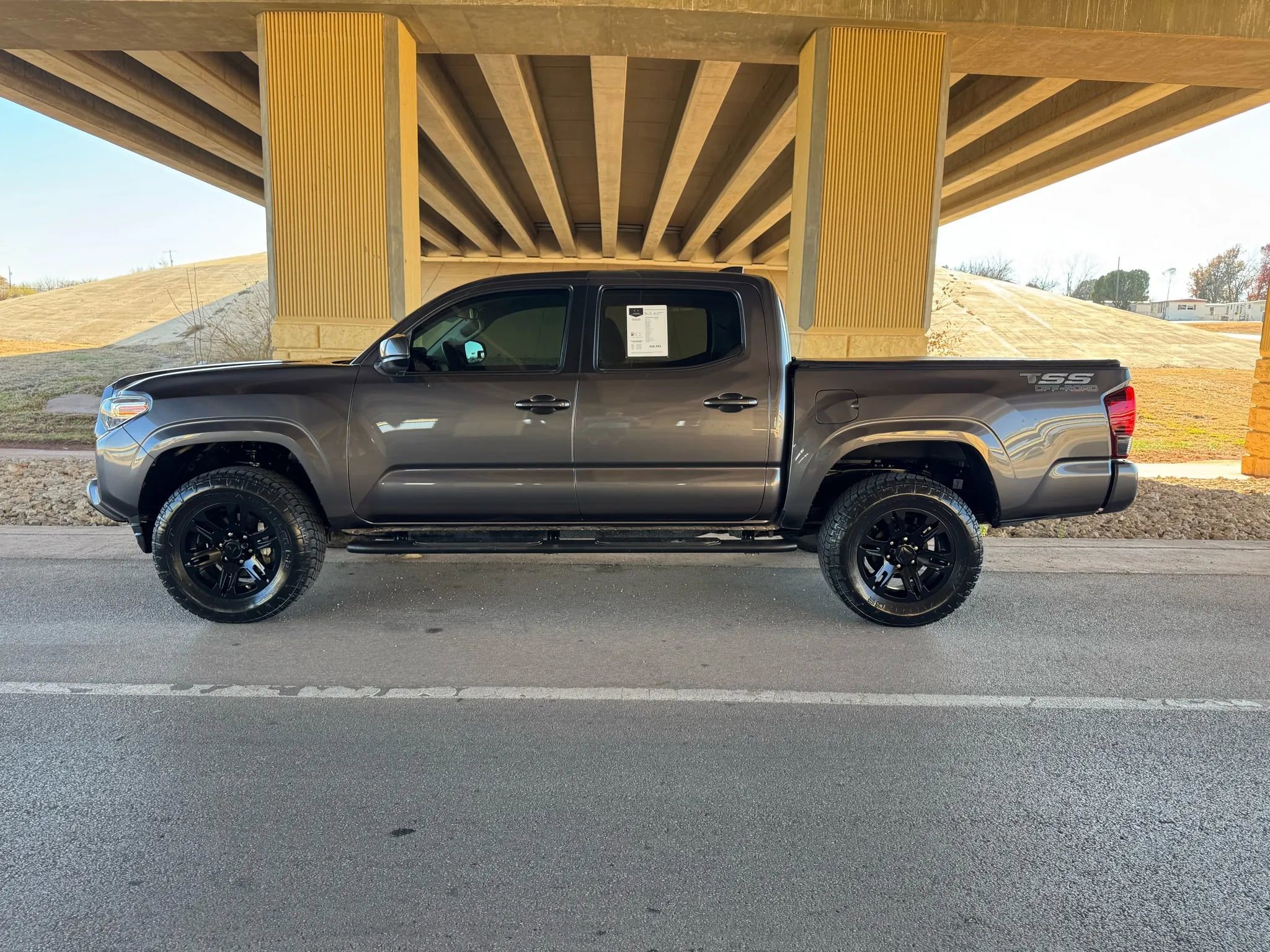 Used 2020 Toyota Tacoma SR image 6