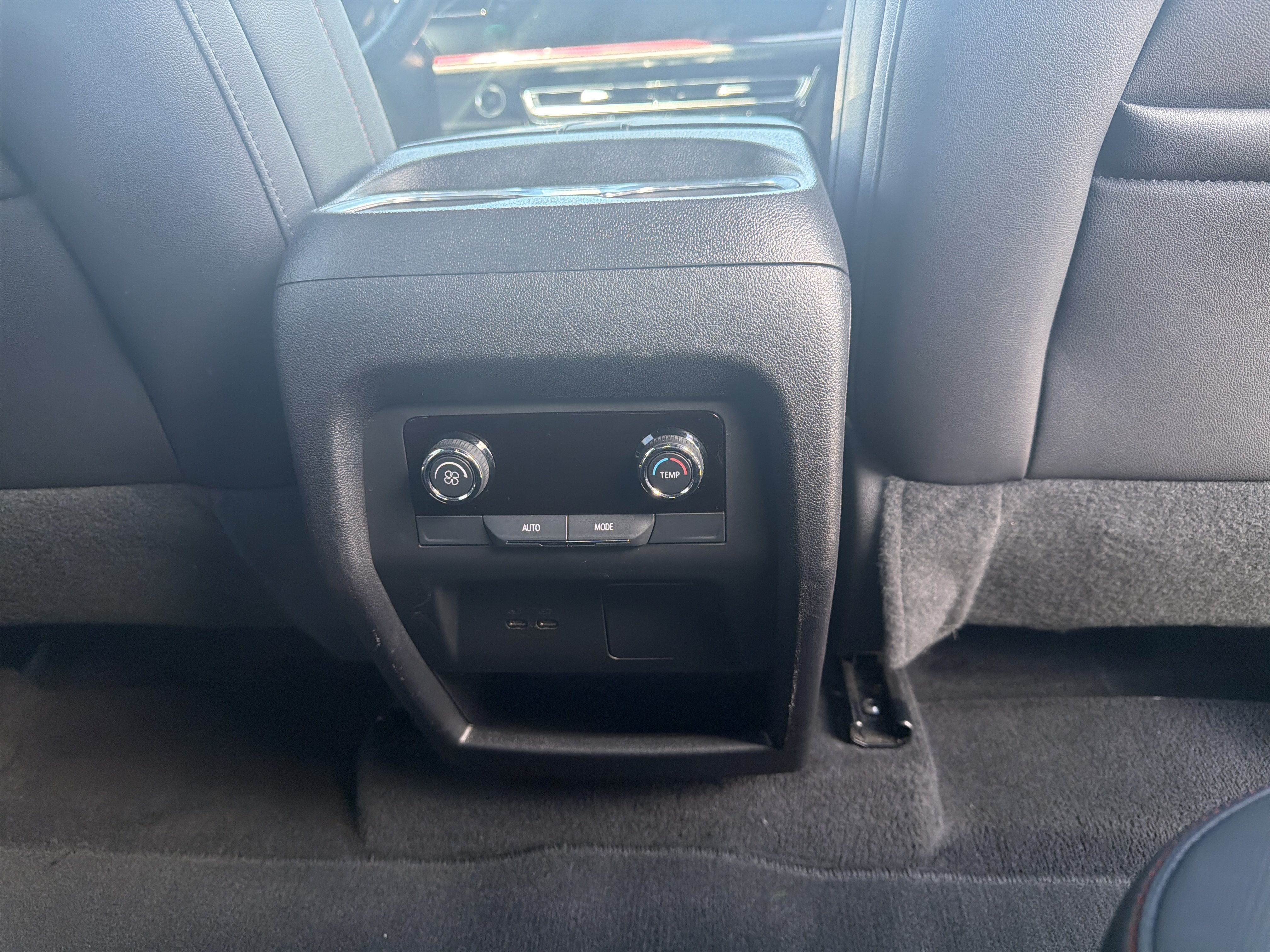 Used 2025 Chevrolet Traverse Z71 AWD/4WD image 13