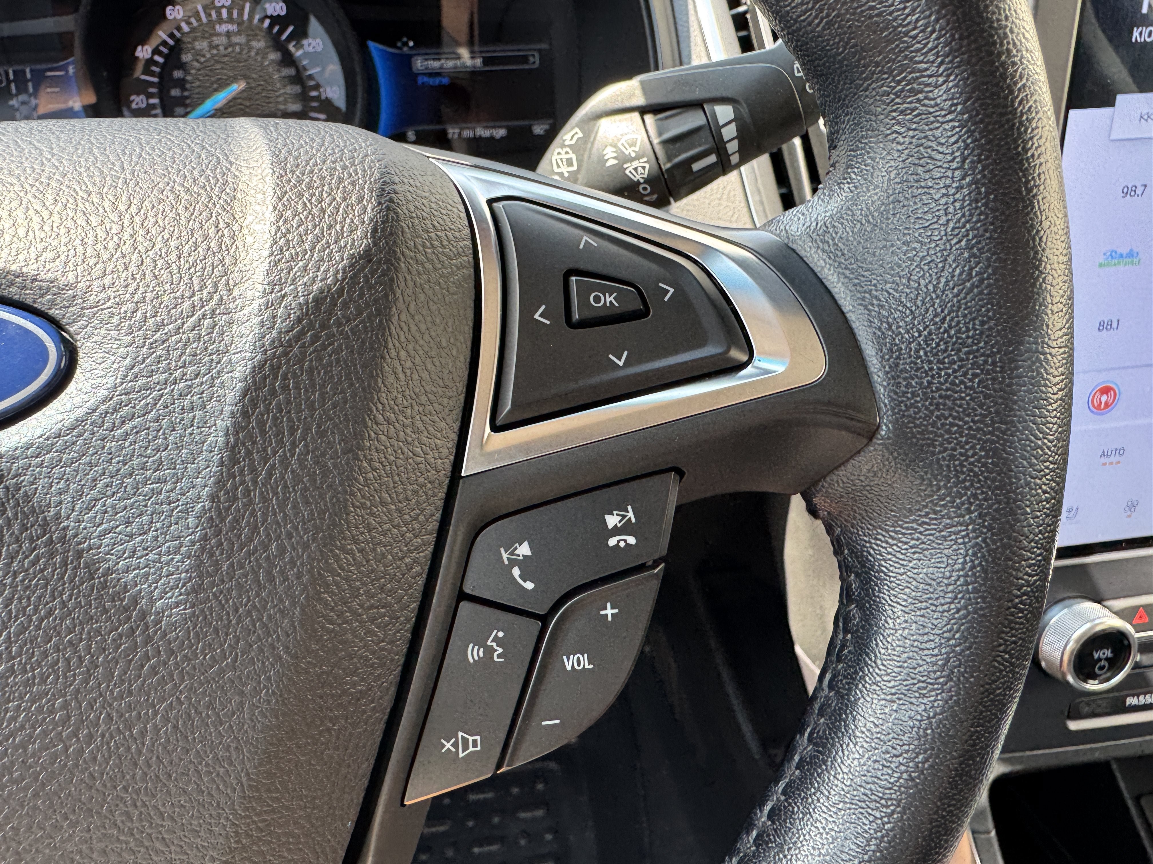 Used 2023 Ford Edge Titanium AWD/4WD image 12