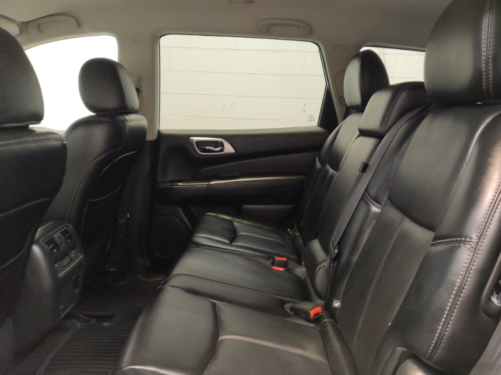 Used 2017 Nissan Pathfinder SL AWD/4WD image 18