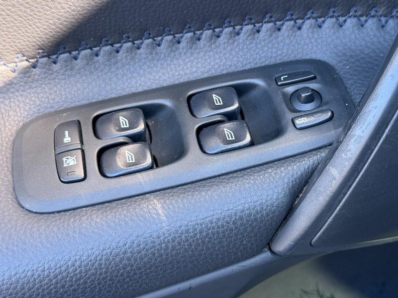 Used 2007 Volvo XC70 image 21