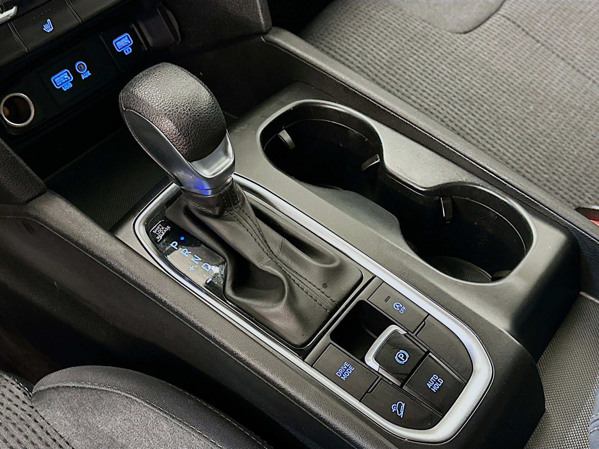 Used 2020 Hyundai Santa Fe SEL w/ Cargo Package image 24