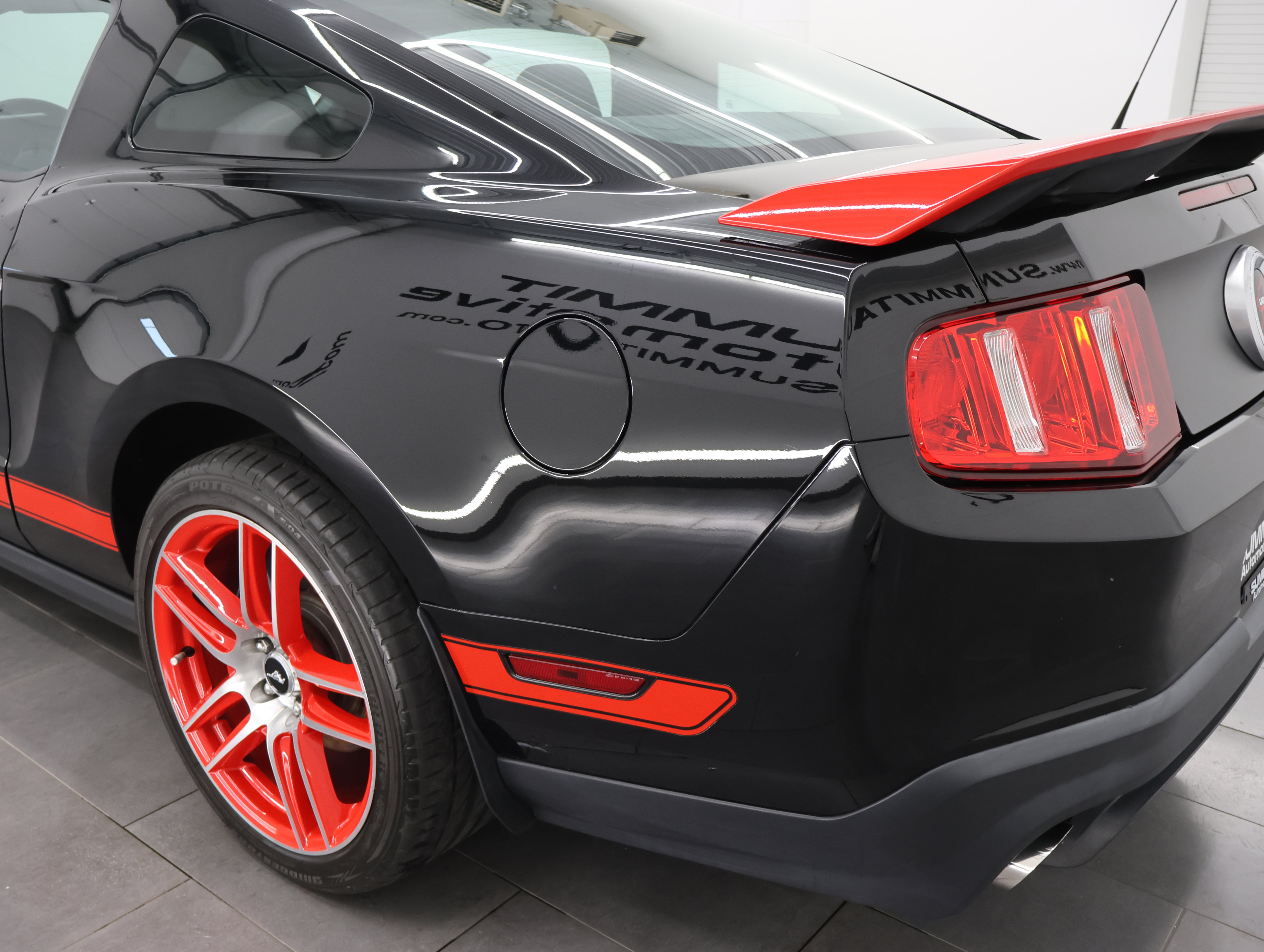Used 2012 Ford Mustang Boss 302 RWD image 28