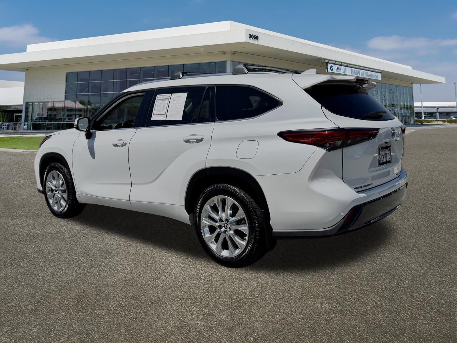 Used 2022 Toyota Highlander Limited AWD/4WD image 7