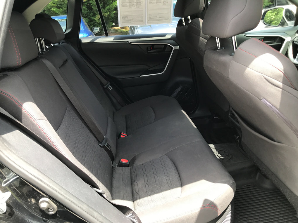 Used 2021 Toyota RAV4 SE w/ Weather & Moonroof Package AWD/4WD image 31