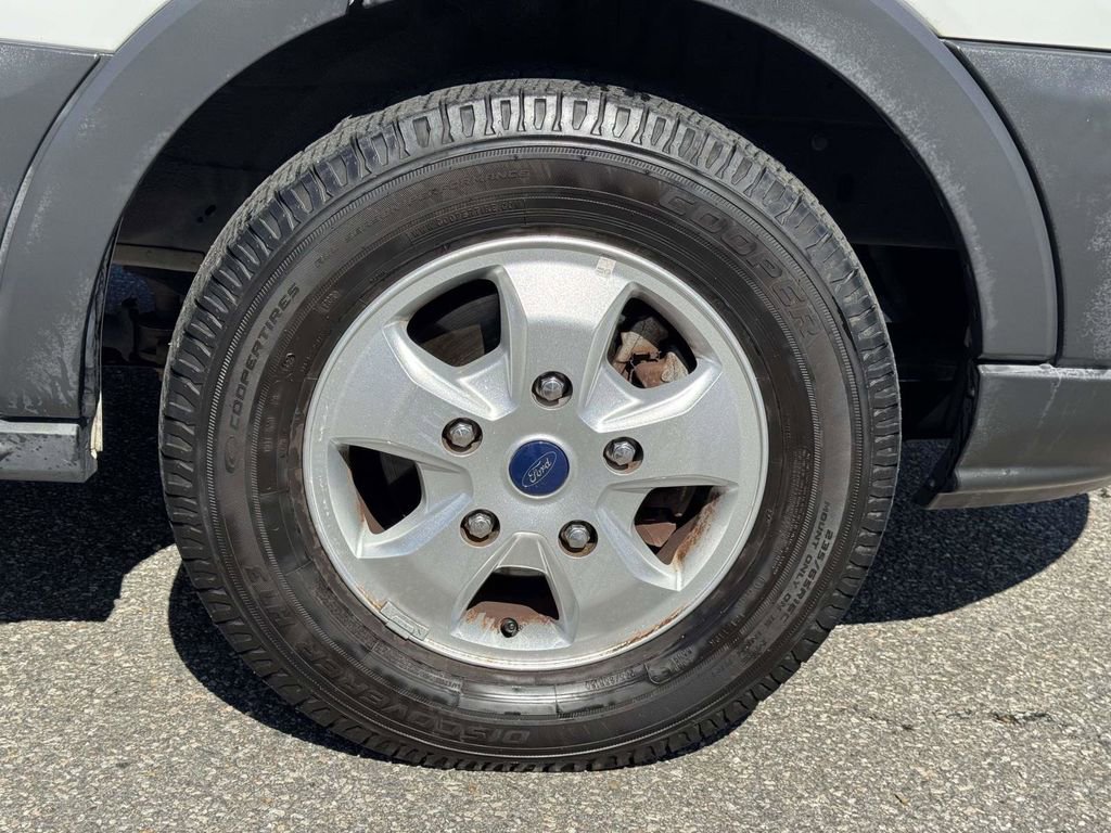 Used 2017 Ford Transit 150 XLT image 25