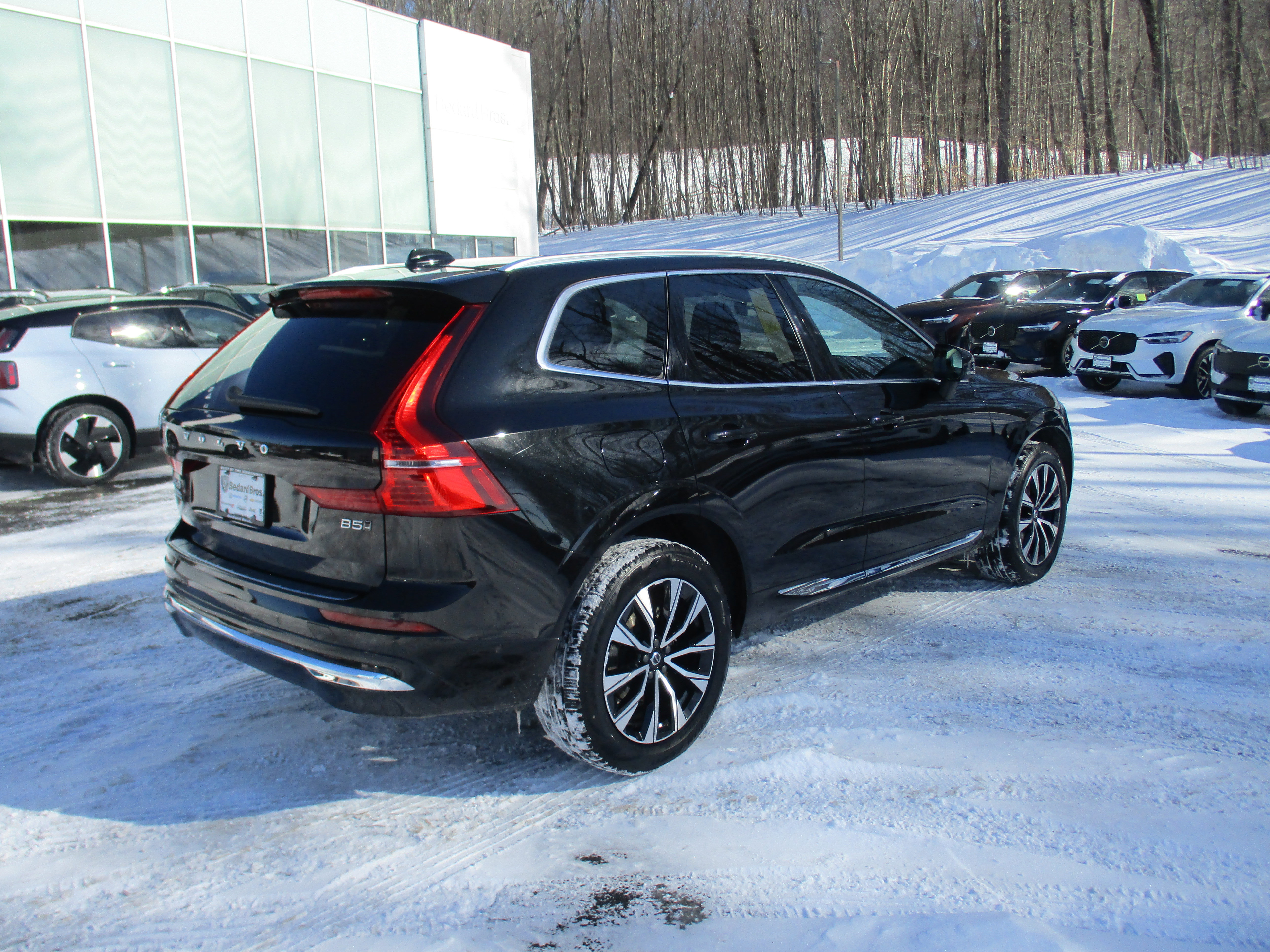 Certified 2023 Volvo XC60 B5 Plus image 5