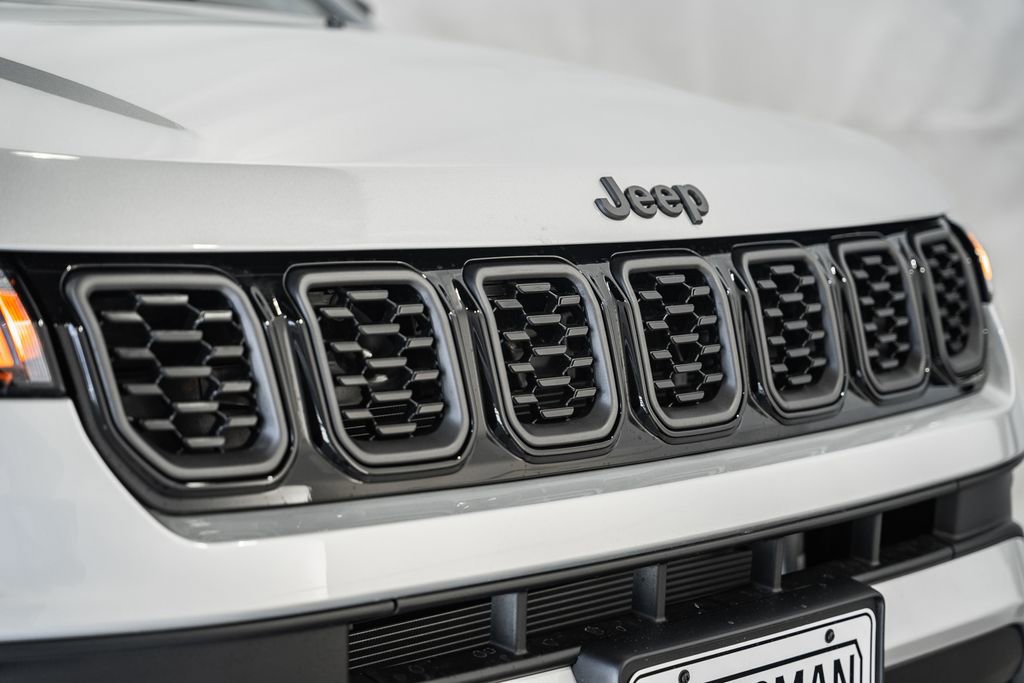 New 2026 Jeep Compass Latitude image 10