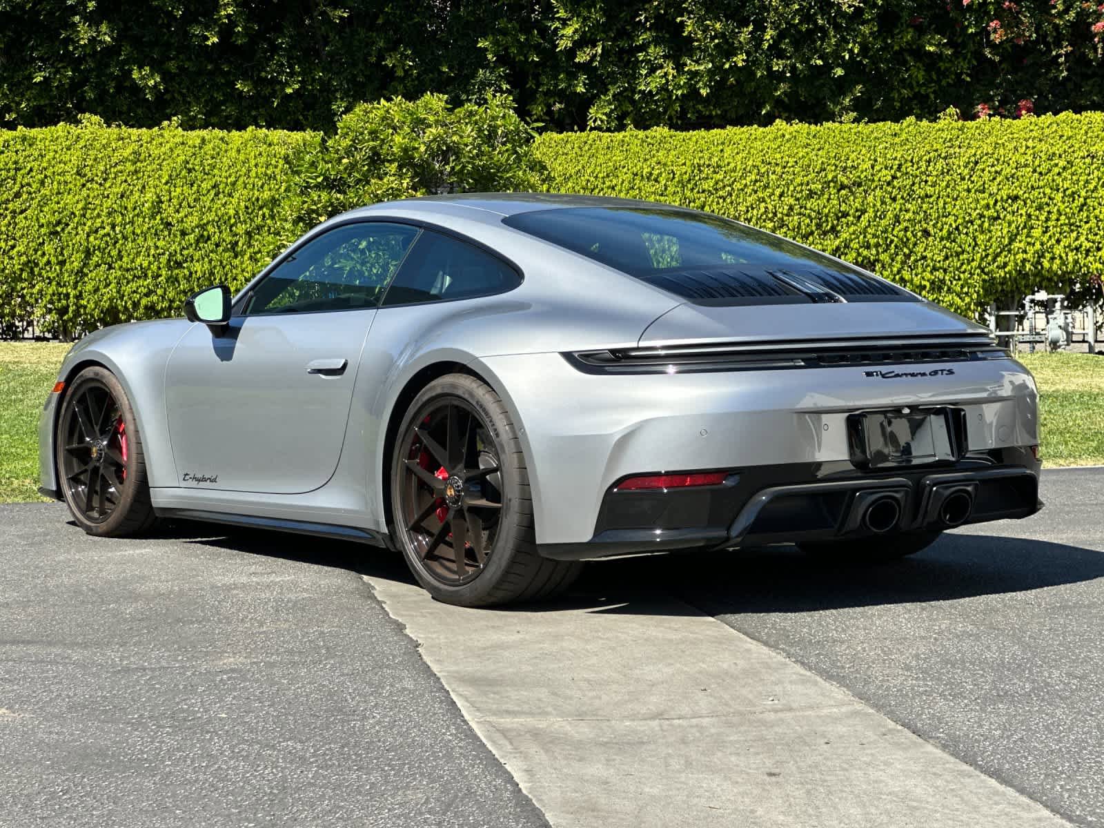 Certified 2025 Porsche 911 Carrera GTS RWD image 3