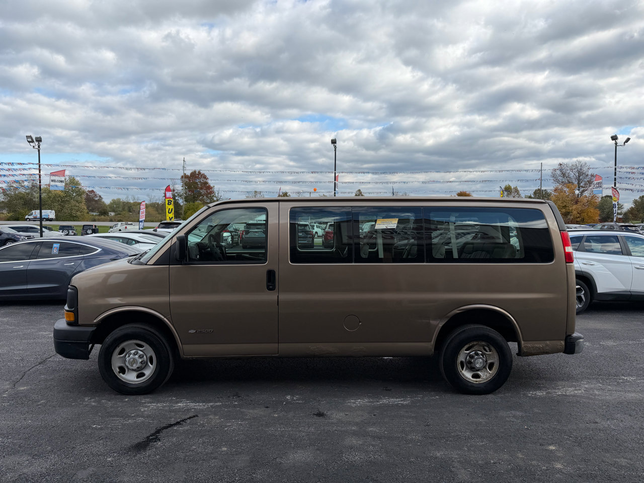 Used 2004 Chevrolet Express 2500 Passenger image 8