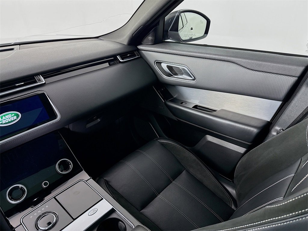Used 2018 Land Rover Range Rover Velar R-Dynamic SE image 24