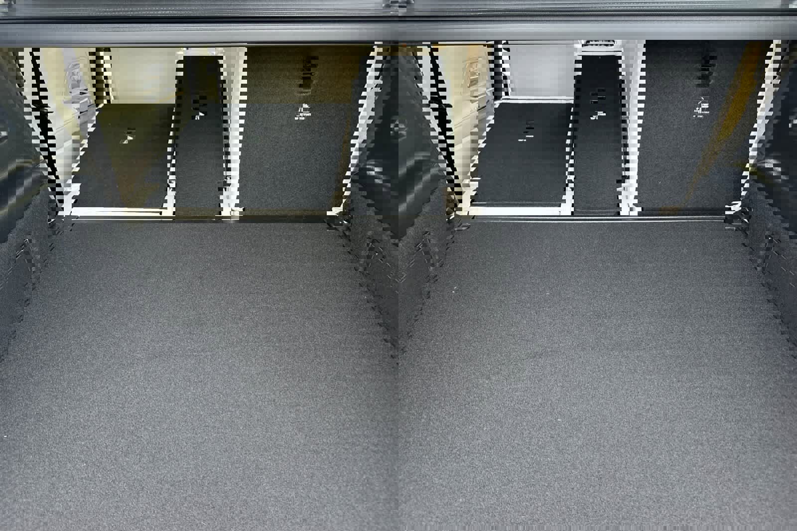 New 2025 Mercedes-Benz GLB 250 4MATIC image 14