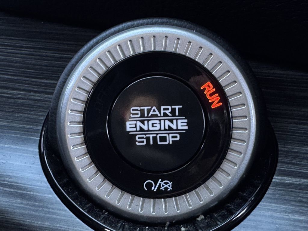 Used 2024 Jeep Wagoneer Series II w/ Flexible Seating Group image 21