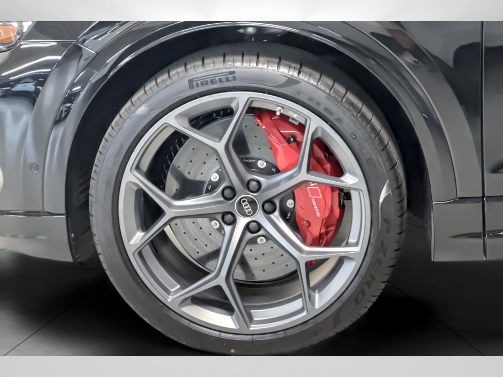 New 2025 Audi RS Q8 performance image 25