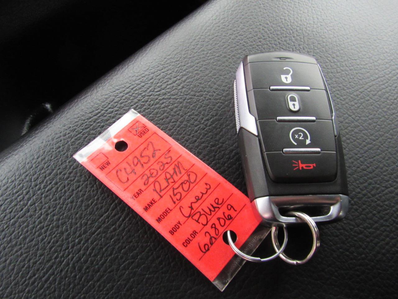 Used 2025 RAM 1500 Laramie AWD/4WD image 16
