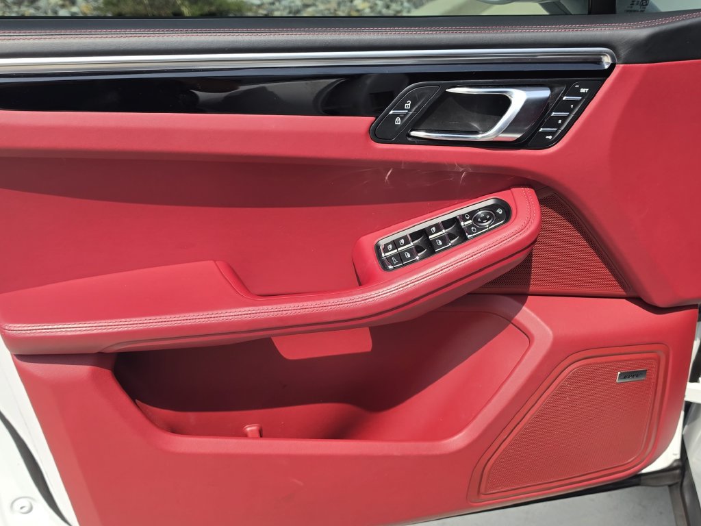 Certified 2024 Porsche Macan Turbo AWD/4WD image 19