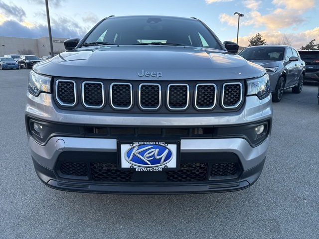 Used 2024 Jeep Compass Latitude image 8