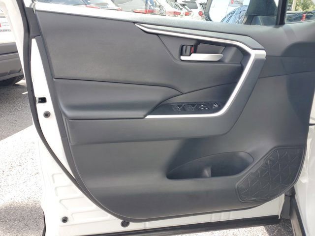 Used 2025 Toyota RAV4 XLE image 13